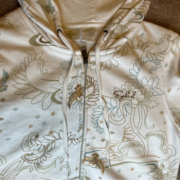 Ezekiel Stylish Zipper Hoodie - Picture 2 of 7